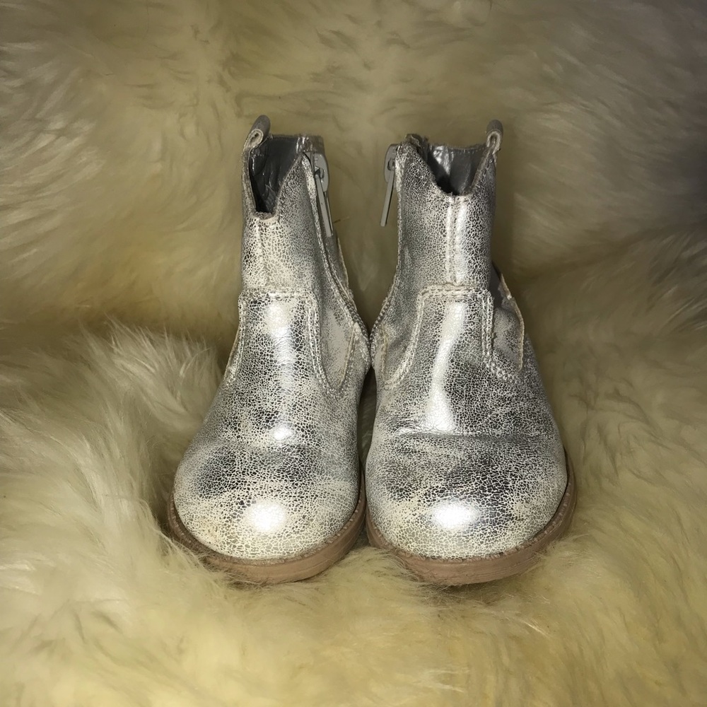 Carter’s Metallic Ankle Boots Sz 5 Pre-Loved!